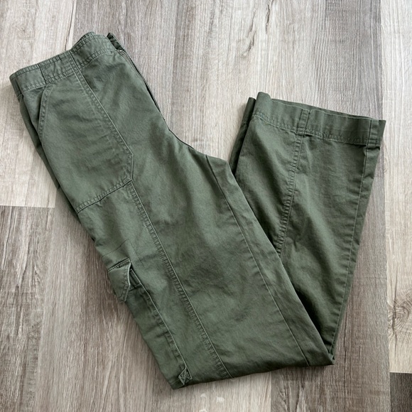Abercrombie cargo pants. Green. 26 or 2L - Picture 1 of 4